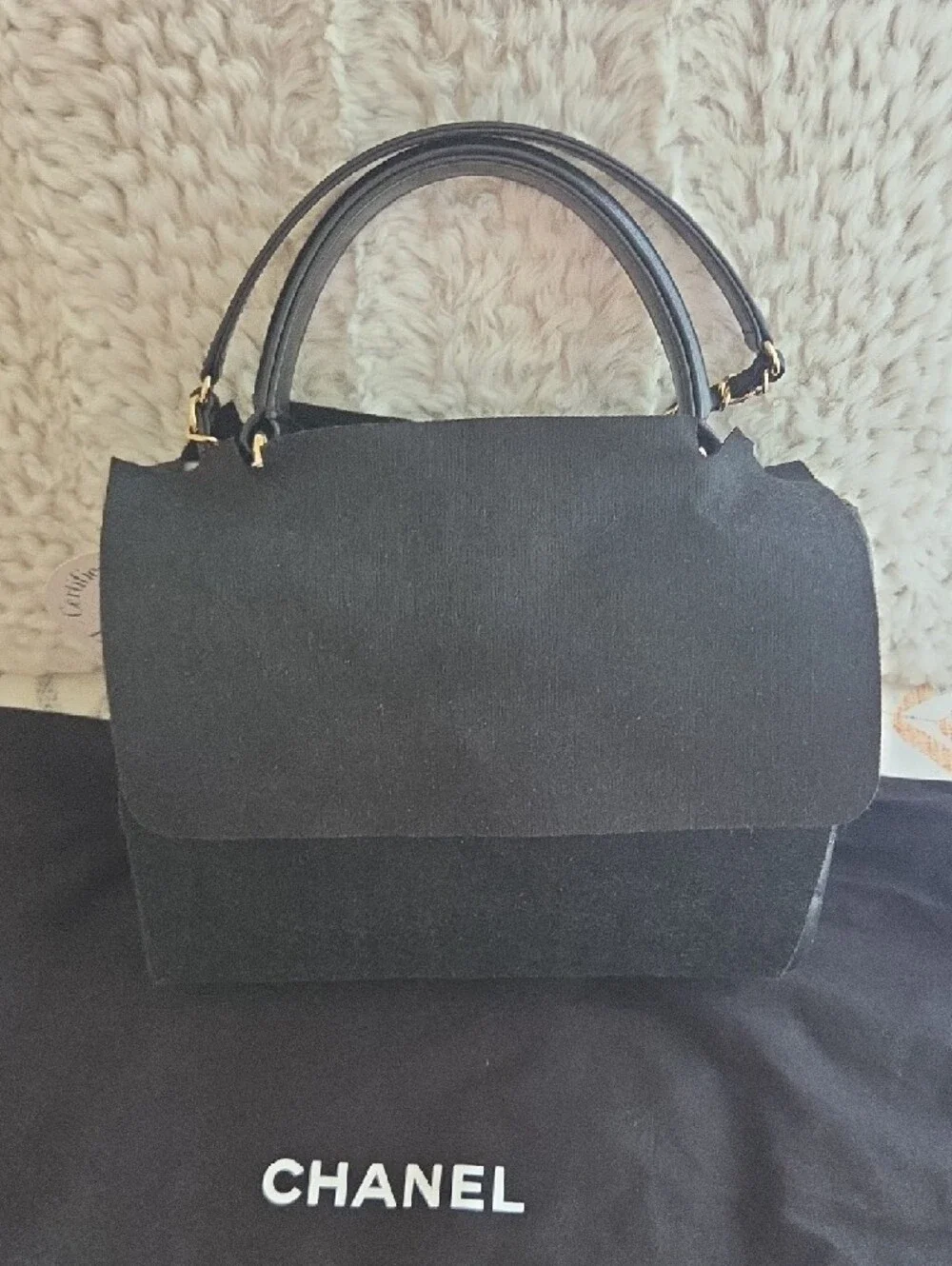 CHANEL Black Lambskin Trendy CC - Picture 16 of 17